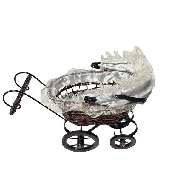 Vtg Victorian Style Baby Doll Carriage Buggy Stroller Metal /Wicker & Wood 14” H - Picture 5 of 13